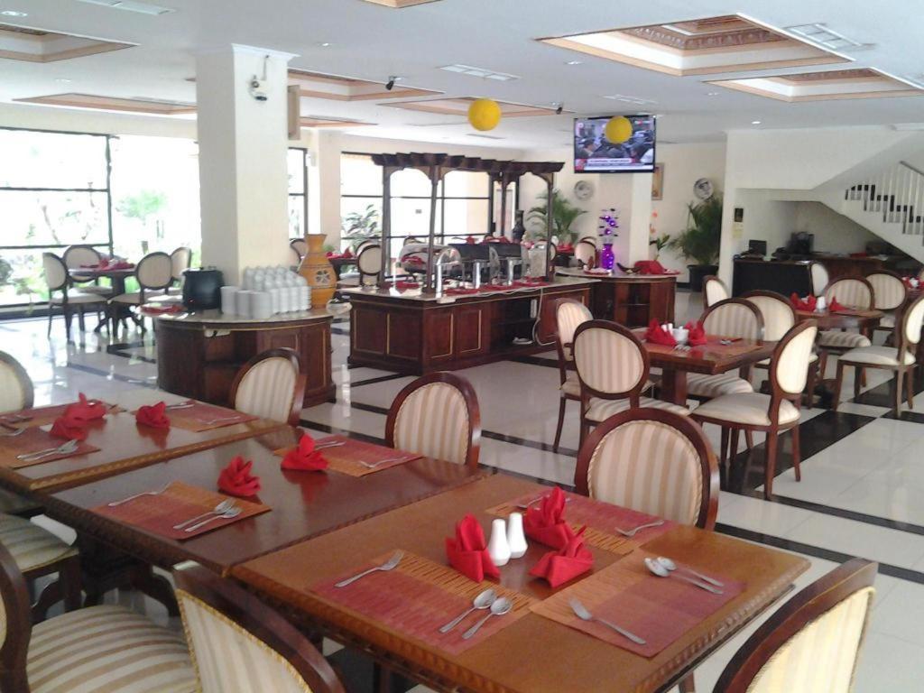 宇斯洛酒店餐厅及会议 Jombang 外观 照片